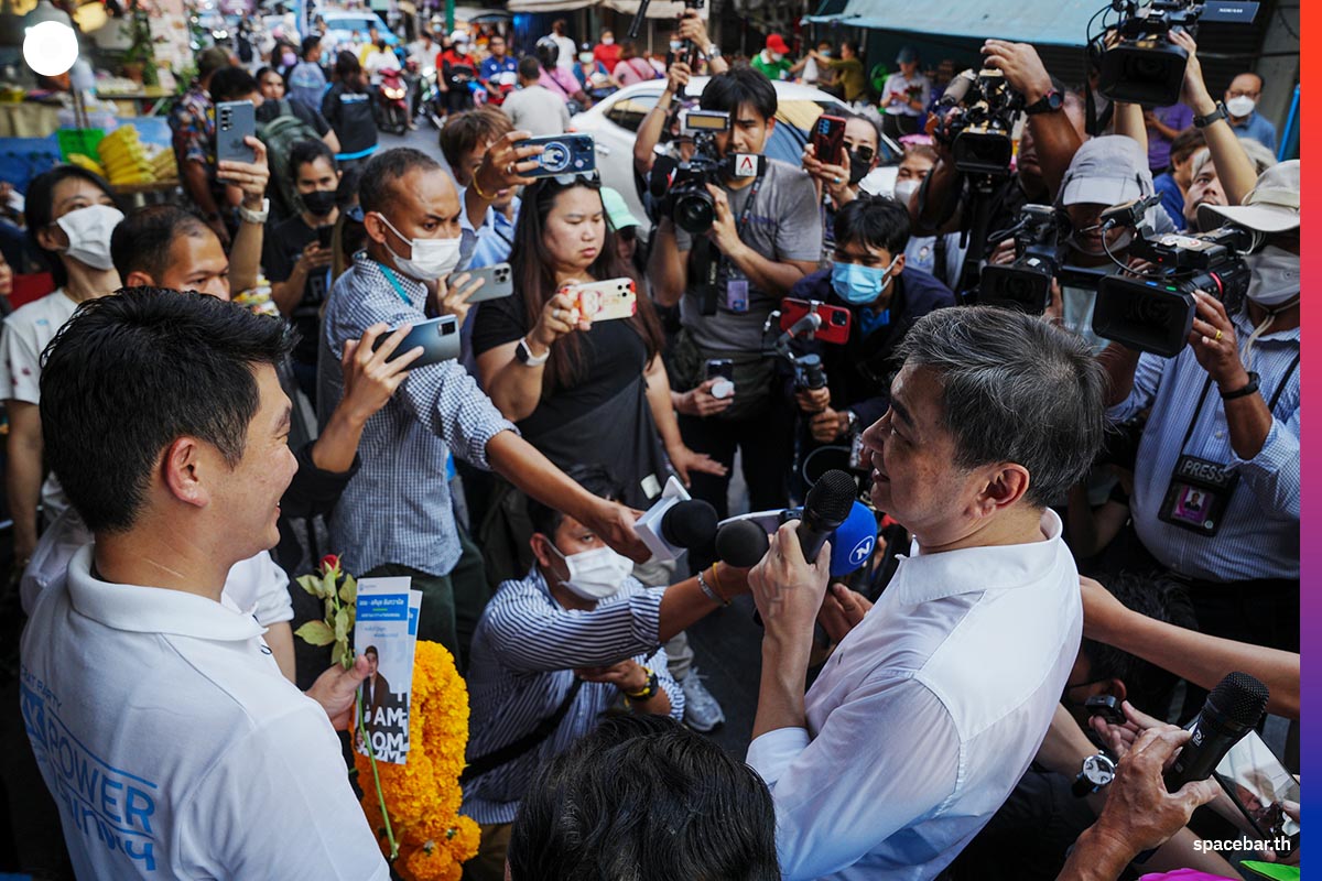 https://images.ctfassets.net/i3o8p9lzd06f/3kGRoyYZ3O7OWtgyTtYVXq/cddd43b4163954ab5a1b69a938b0d97f/Abhisit-vejjajiva-Comeback-Democrat-Party-Bang-Kho-Laem-district-SPACEBAR-Photo09