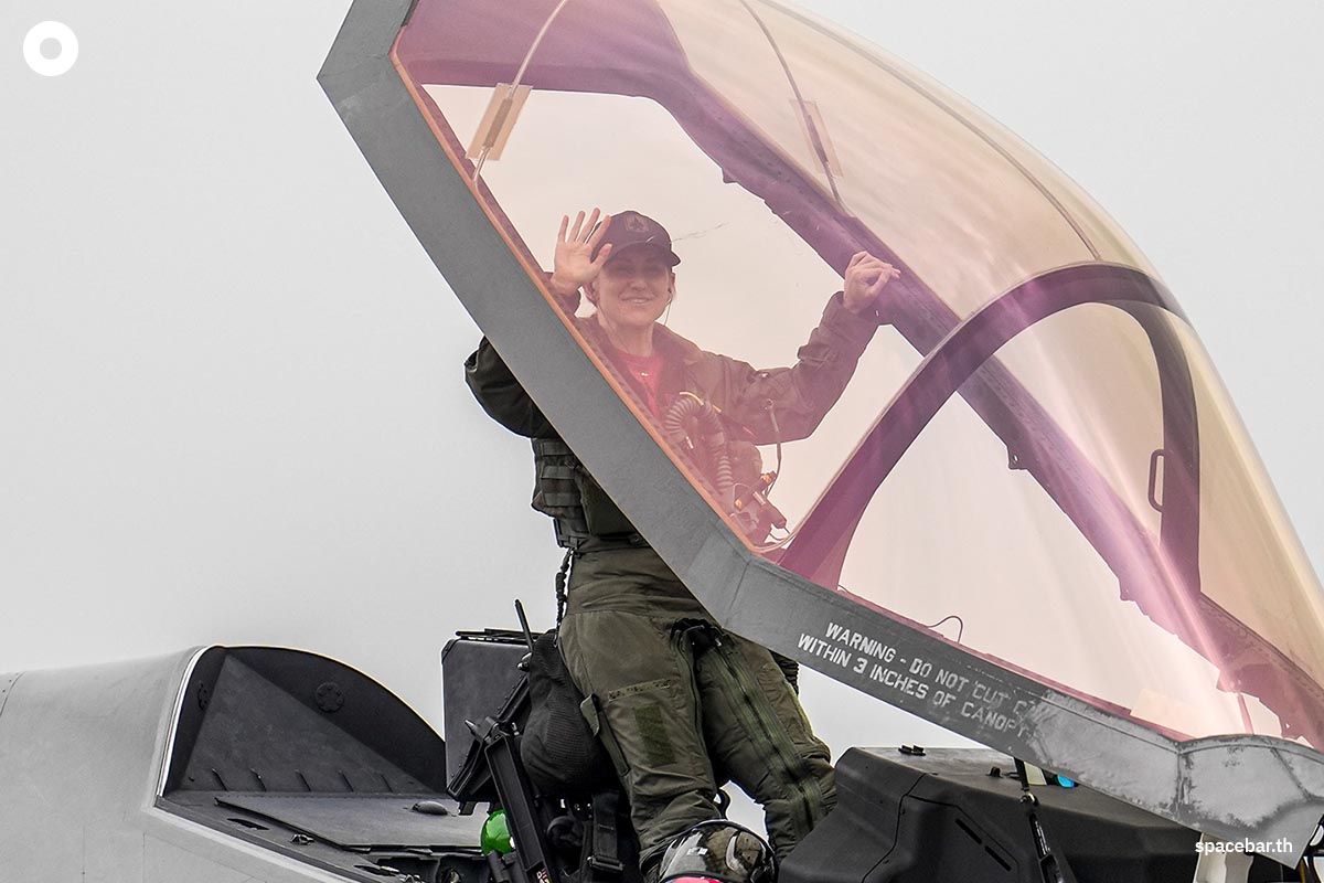 Airshow-US-Air-Force-F35A-SPACEBAR-Photo00.jpg