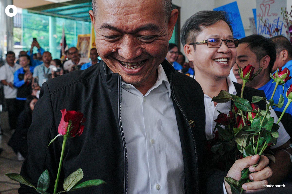 Democrat-Party-members-support-Chalermchai-SPACEBAR-Photo01.jpg