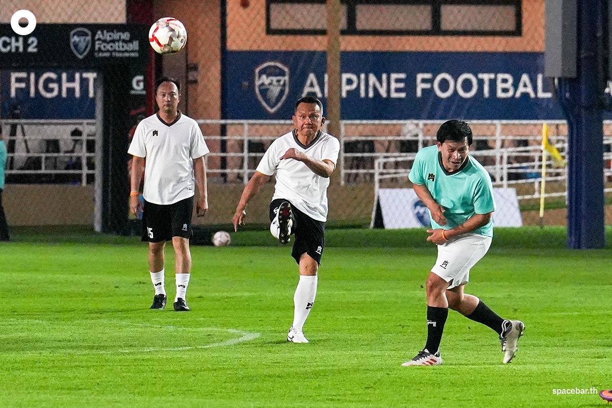 Friendly-Football-Shinawatra-Family-New-House-SPACEBAR-Photo03.jpg