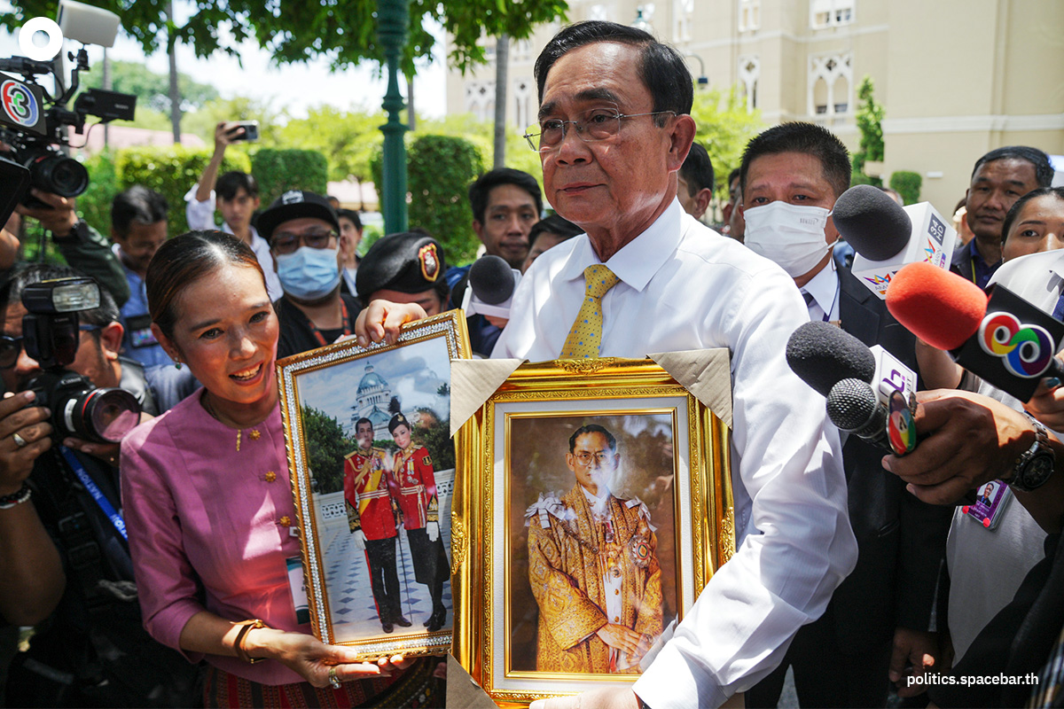 https://images.ctfassets.net/i3o8p9lzd06f/5IN7NcjkAlZeQpoqvP7lip/3a404865ada1e640e38995d1956e55bd/Gen-Prayut-farewell-ending-9-years-as-Prime-Minister-SPACEBAR-Photo08