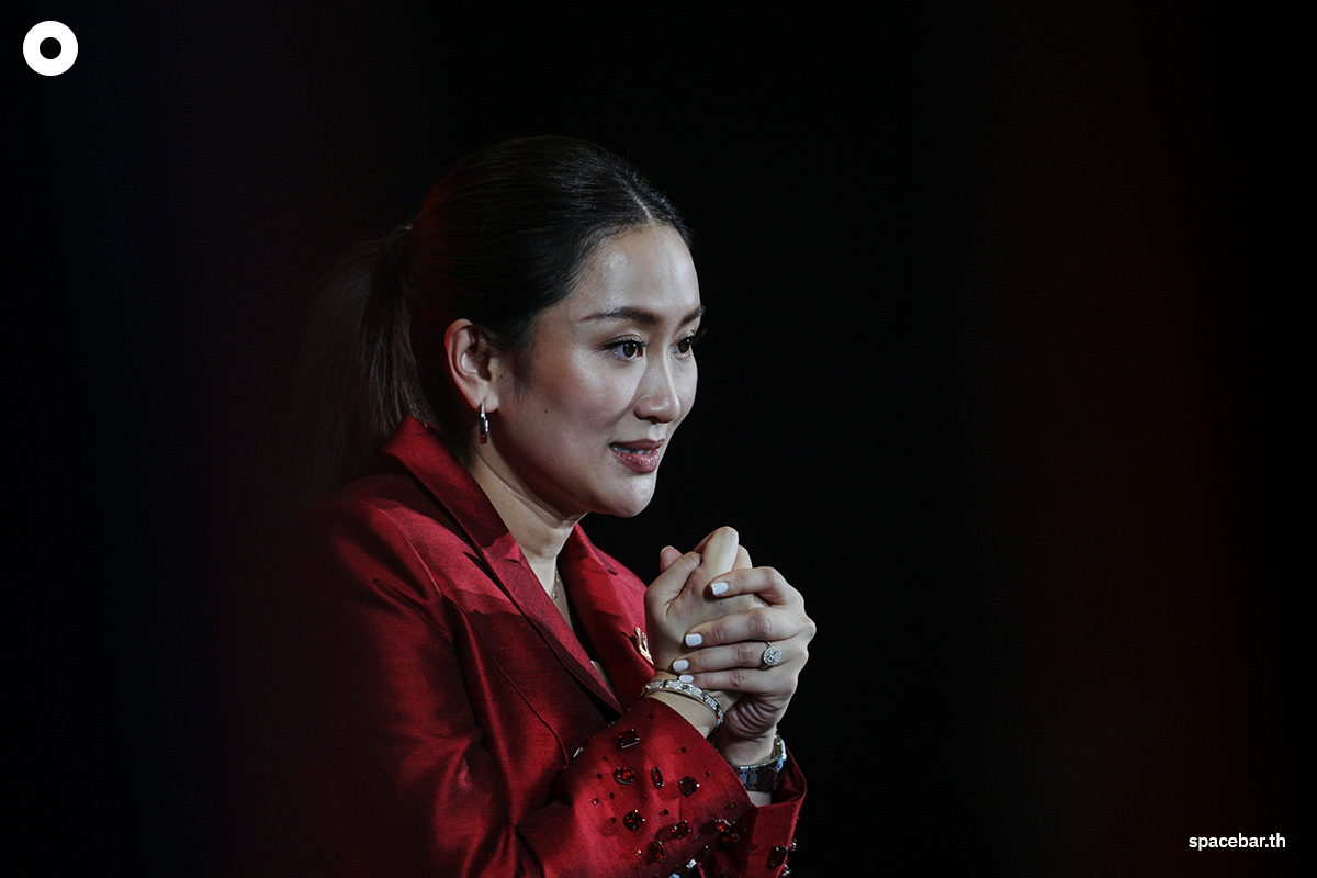 Ink-Big-Thanks-Dad-Thaksin-after-lead-of-Pheuthai-Party-SPACEBAR-Photo03.jpg