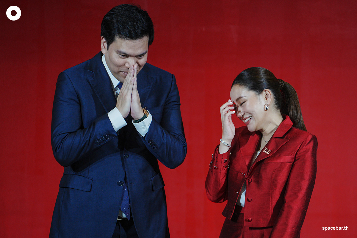 Ink-Big-Thanks-Dad-Thaksin-after-lead-of-Pheuthai-Party-SPACEBAR-Photo06.jpg