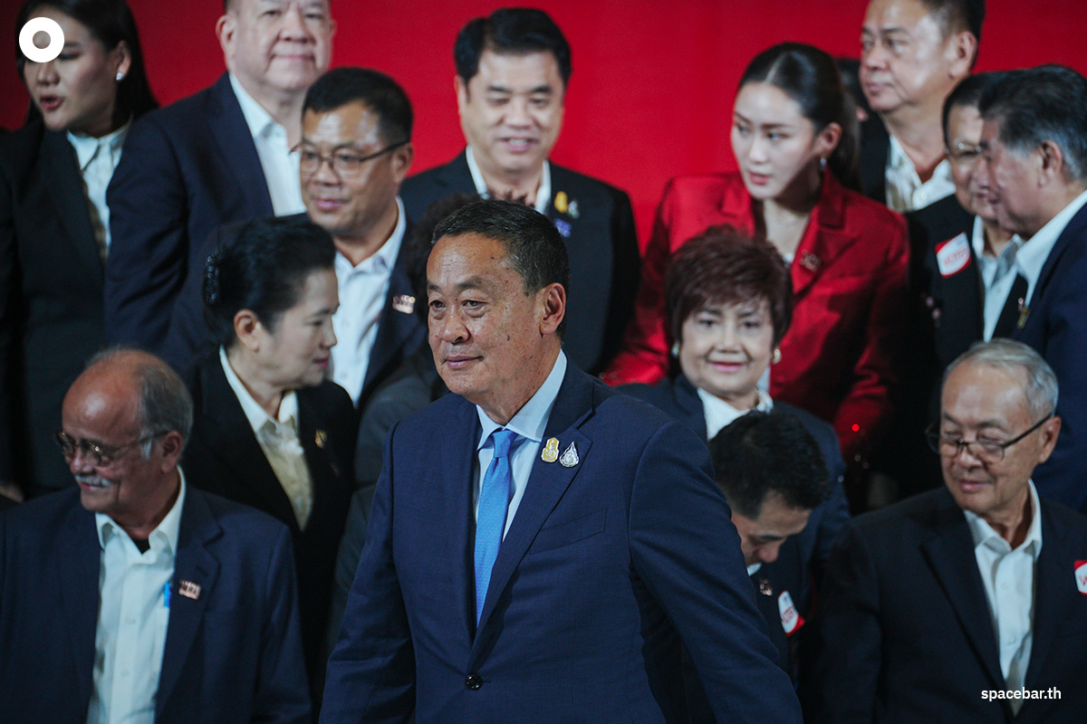 Ink-Big-Thanks-Dad-Thaksin-after-lead-of-Pheuthai-Party-SPACEBAR-Photo07.jpg