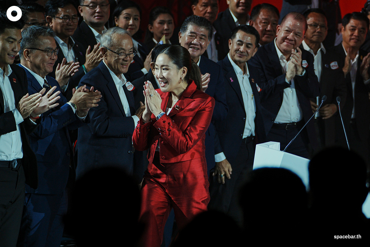 Ink-Big-Thanks-Dad-Thaksin-after-lead-of-Pheuthai-Party-SPACEBAR-Photo10.jpg
