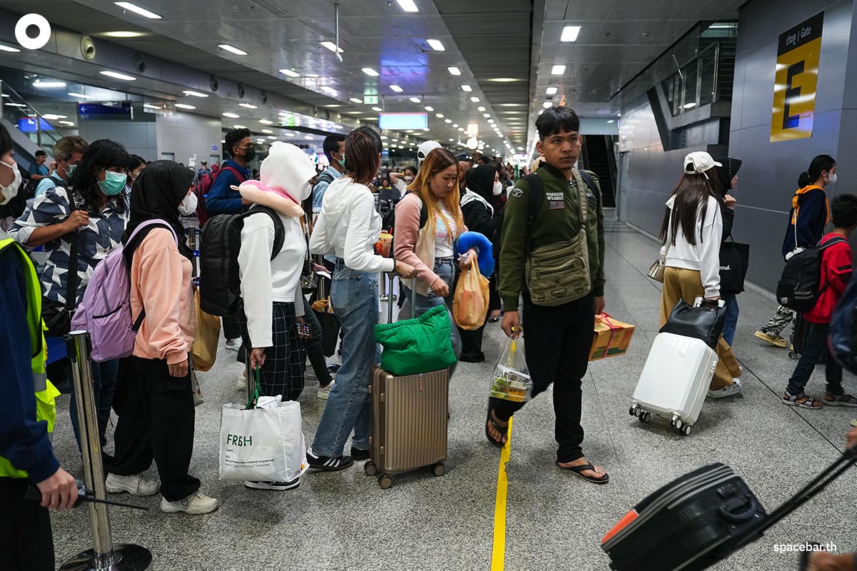 Krung-Thep-Aphiwat-Central-Terminal-Station-New-Year-SPACEBAR-Photo07.jpg