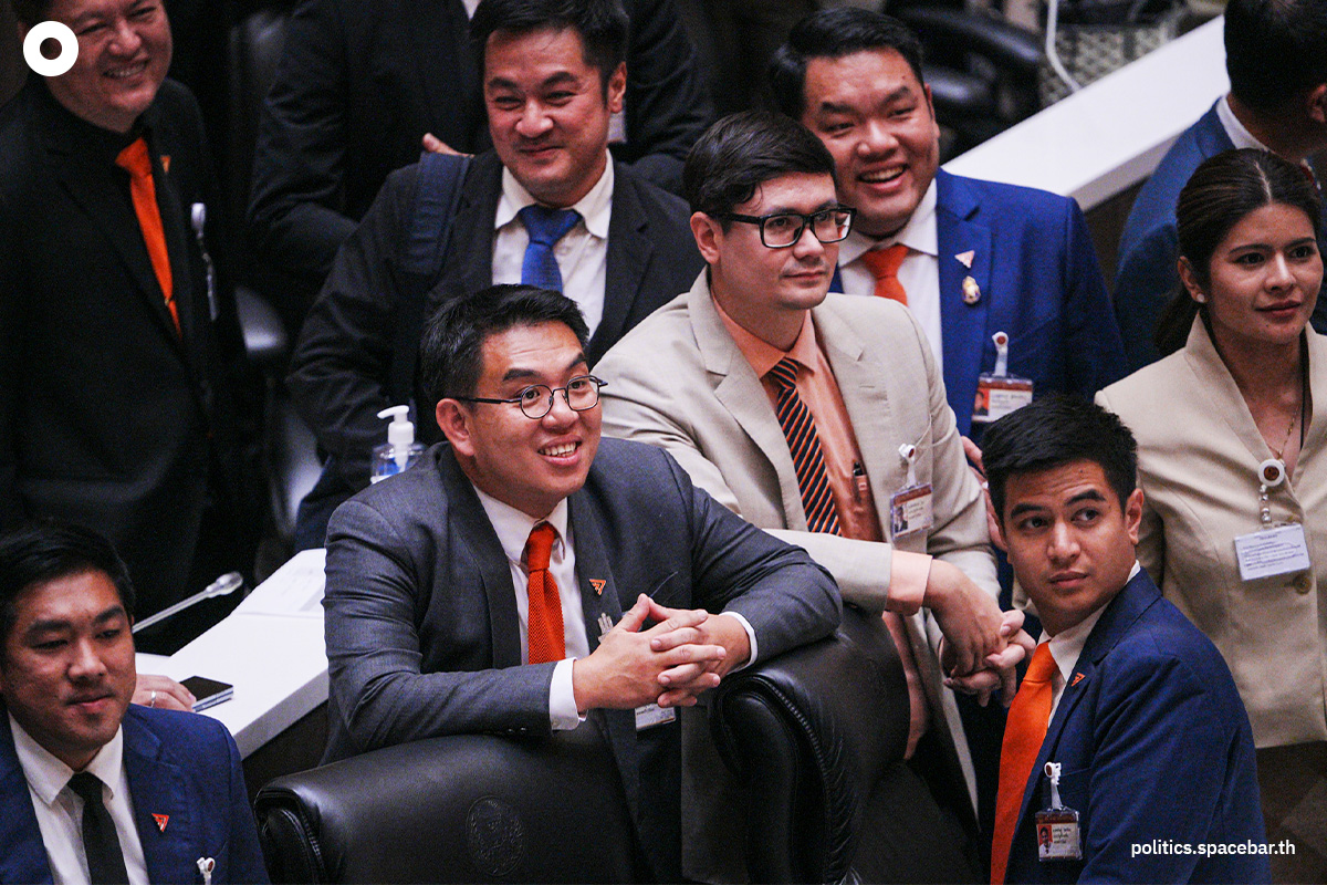 https://images.ctfassets.net/i3o8p9lzd06f/79BUlnZEGz7ETC33hd3M9s/47843d172d6f4caf4e44ce8480dbeabd/Member-of-Parliament-Pita-Reaction-Vote-PM-SPACEBAR-Photo05