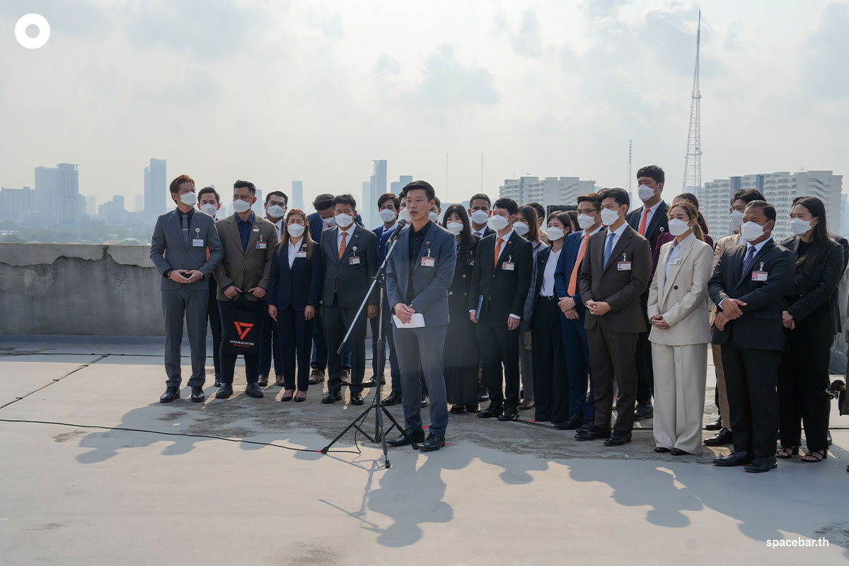 PM-2-point-5-crisis-is-leadership-crisis-SPACEBAR-Photo01.jpg