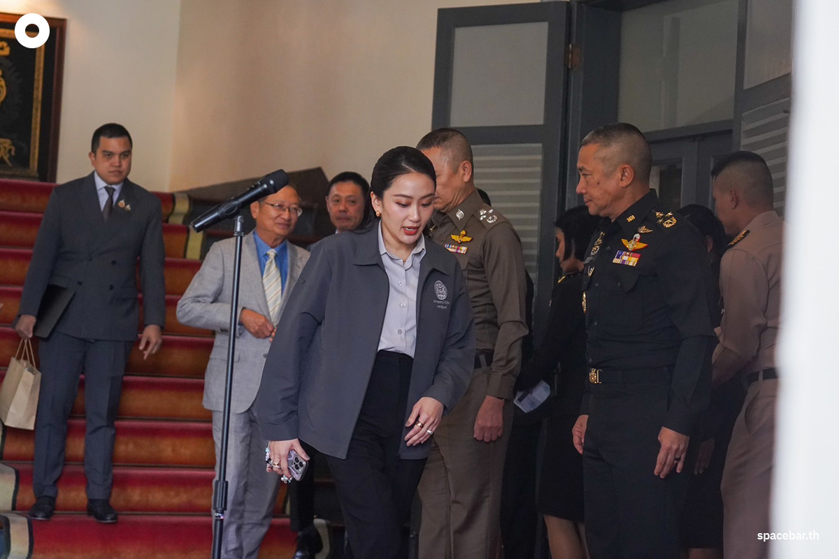 Paetongtarn-First-time-entering-the-Royal-Thai-Army-Headquarters-SPACEBAR-Photo03.jpg