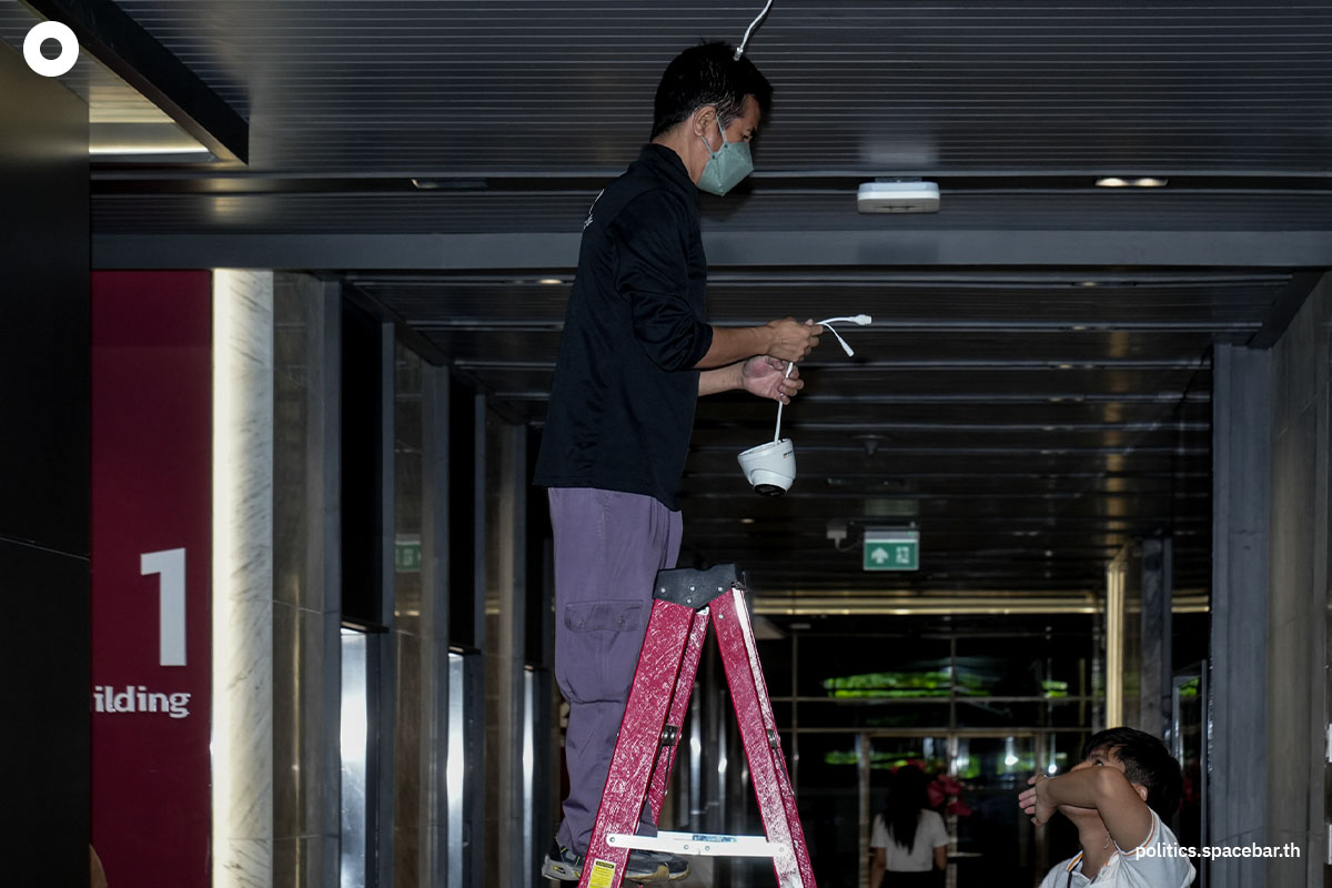 https://images.ctfassets.net/i3o8p9lzd06f/4ZoxK4hz7l0QyrUOrDgYzK/d9d5999f2fcb8d1b0920e640252219e4/Pheuthai-Party-Change-cctv-camera-SPACEBAR-Photo01