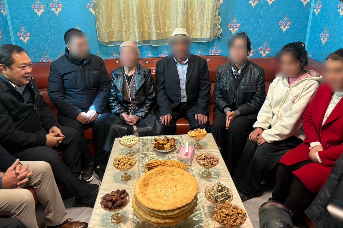 Phumtham-Tawee-visits-Uyghurs-day-two-SPACEBAR-Photo03.jpg
