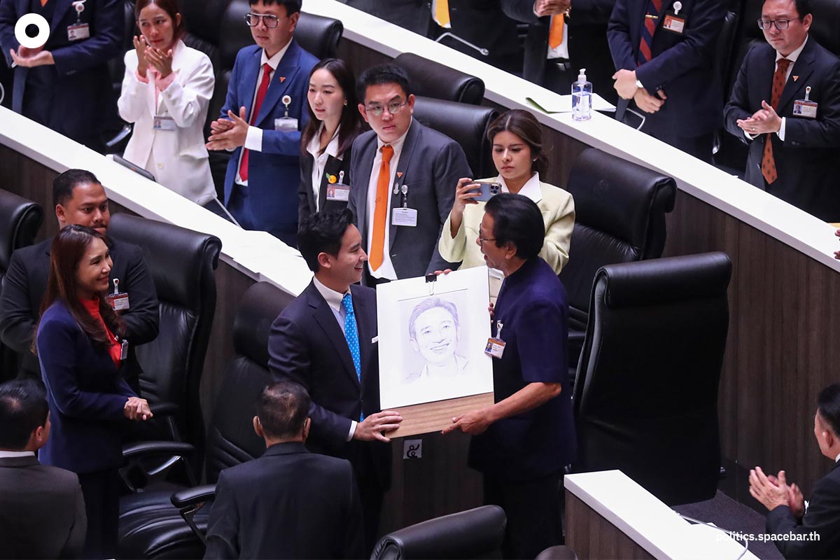 https://images.ctfassets.net/i3o8p9lzd06f/1NpXG1JIUj57LZEzvexsZI/c0c94b2be9559b57b3a9181570f6575d/Pita-Constitutional-Court-Member-of-Parliament-Action-Move-Forward-Party-SPACEBAR-Photo02