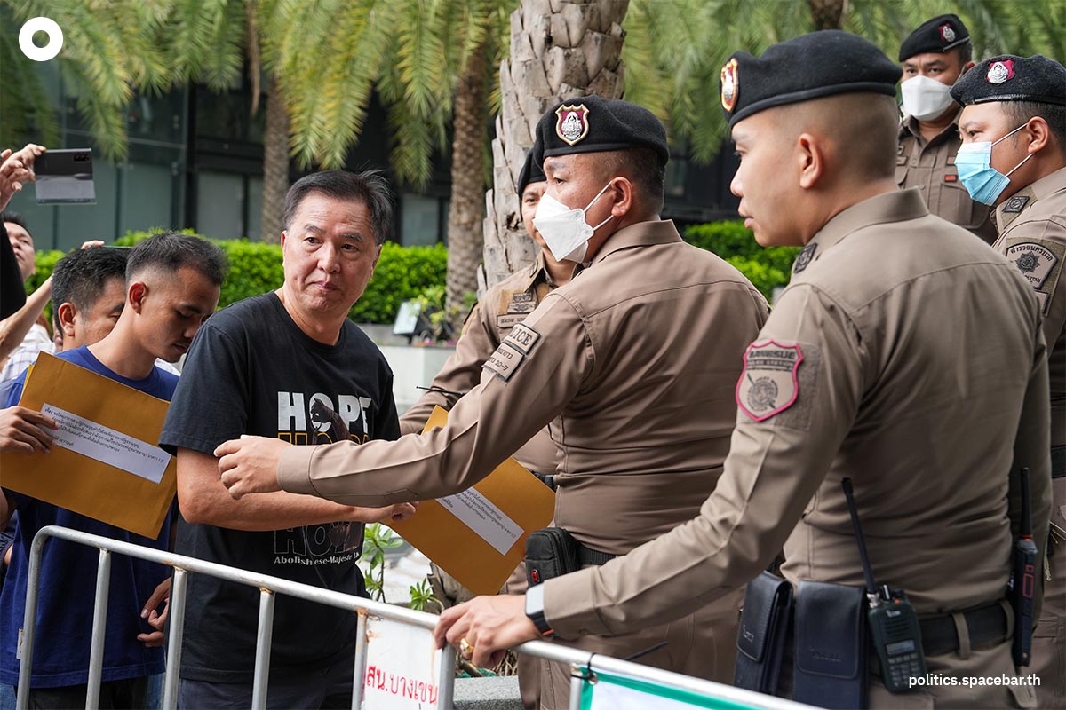 https://images.ctfassets.net/i3o8p9lzd06f/3t7Kpy34raCvIrVgFMIuo2/46c9f578eba04cb25815f56757acea4d/Pita-Constitutional-Court-Petition-Thai-Criminal-Code-Section-112-SPACEBAR-Photo02