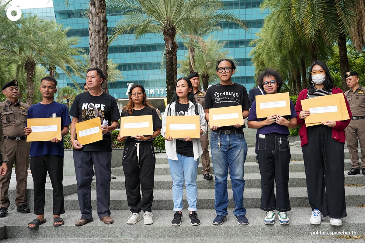 https://images.ctfassets.net/i3o8p9lzd06f/IGkKnzo1Pf7UE28weREuh/0137da015ae838de47b8709c3f85c0c0/Pita-Constitutional-Court-Petition-Thai-Criminal-Code-Section-112-SPACEBAR-Photo04