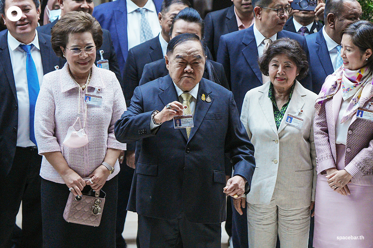 https://images.ctfassets.net/i3o8p9lzd06f/2aElsDPevA3xZslTzQ3Z8q/6d82054c91503f896ea50ae32b9df75f/Prawit-Present-The-Secretariat-of-The-House-of-Representatives-First-Day-SPACEBAR-Photo00