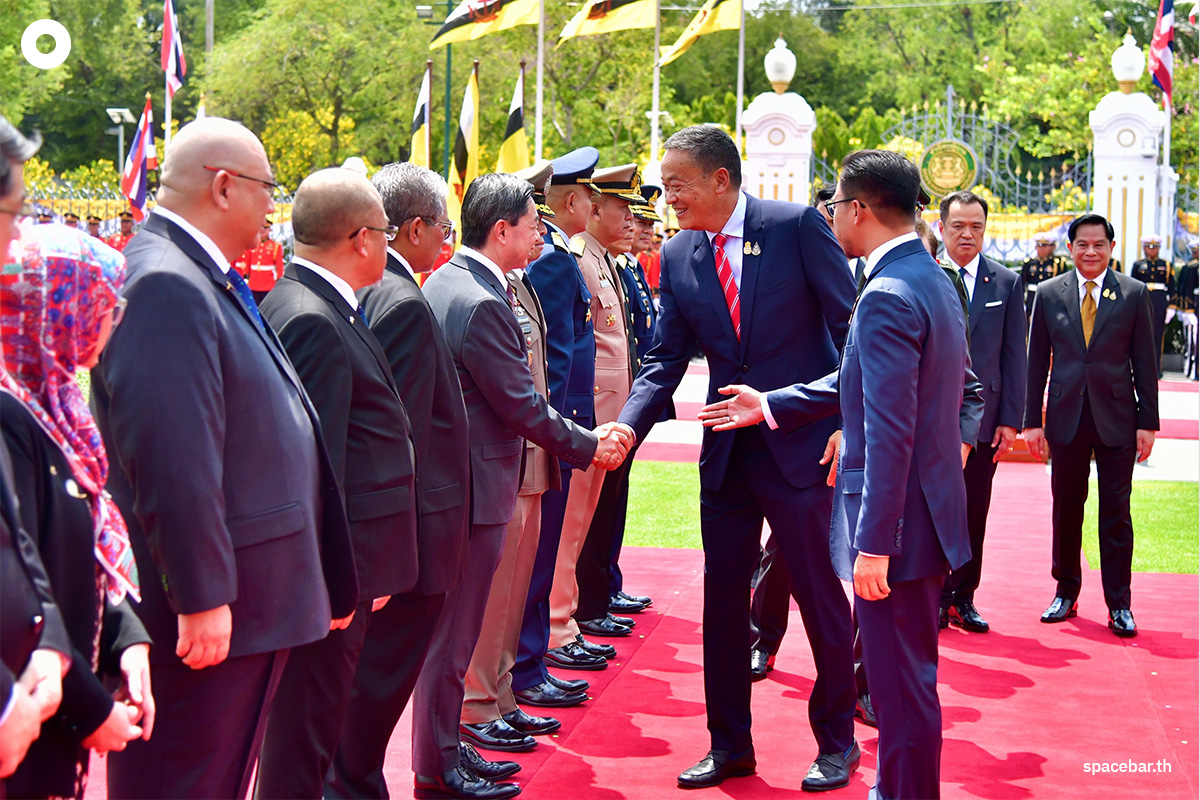 Prime Minister-Srettha-offers-welcome-His-Royal-Highness-the-King-of-Brunei-SPACEBAR-Photo04.jpg