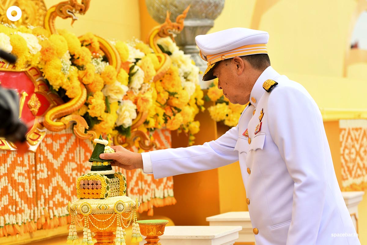 Prime Minister-takes-the-oath-of-allegiance-Be-a-good-government-official-SPACEBAR-Photo02.jpg