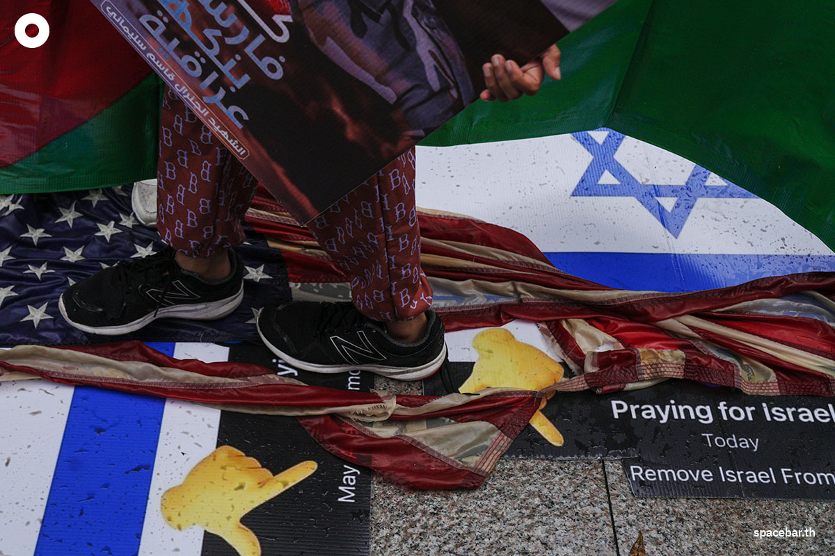 Rally-supporting-Palestine-In-front-of-the-Israeli-Embassy-SPACEBAR-Photo08.jpg