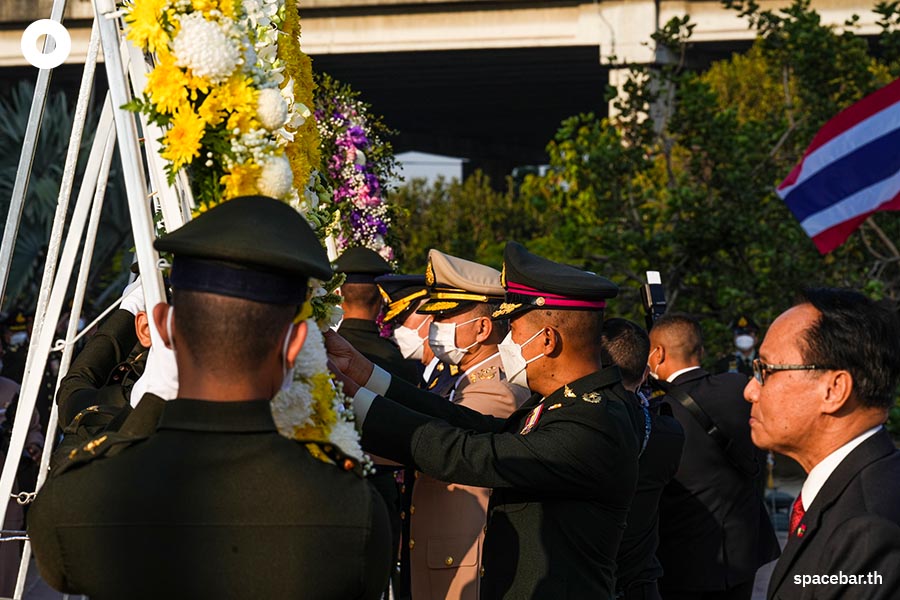 https://images.ctfassets.net/i3o8p9lzd06f/5h0LRo1wWq7TUxN91zn6nl/0ef5a99dfddbe89bcfb0bf9c2447ad14/Royal-Thai-Armed-Forces-Day-National-Monument-SPACEBAR-Photo05