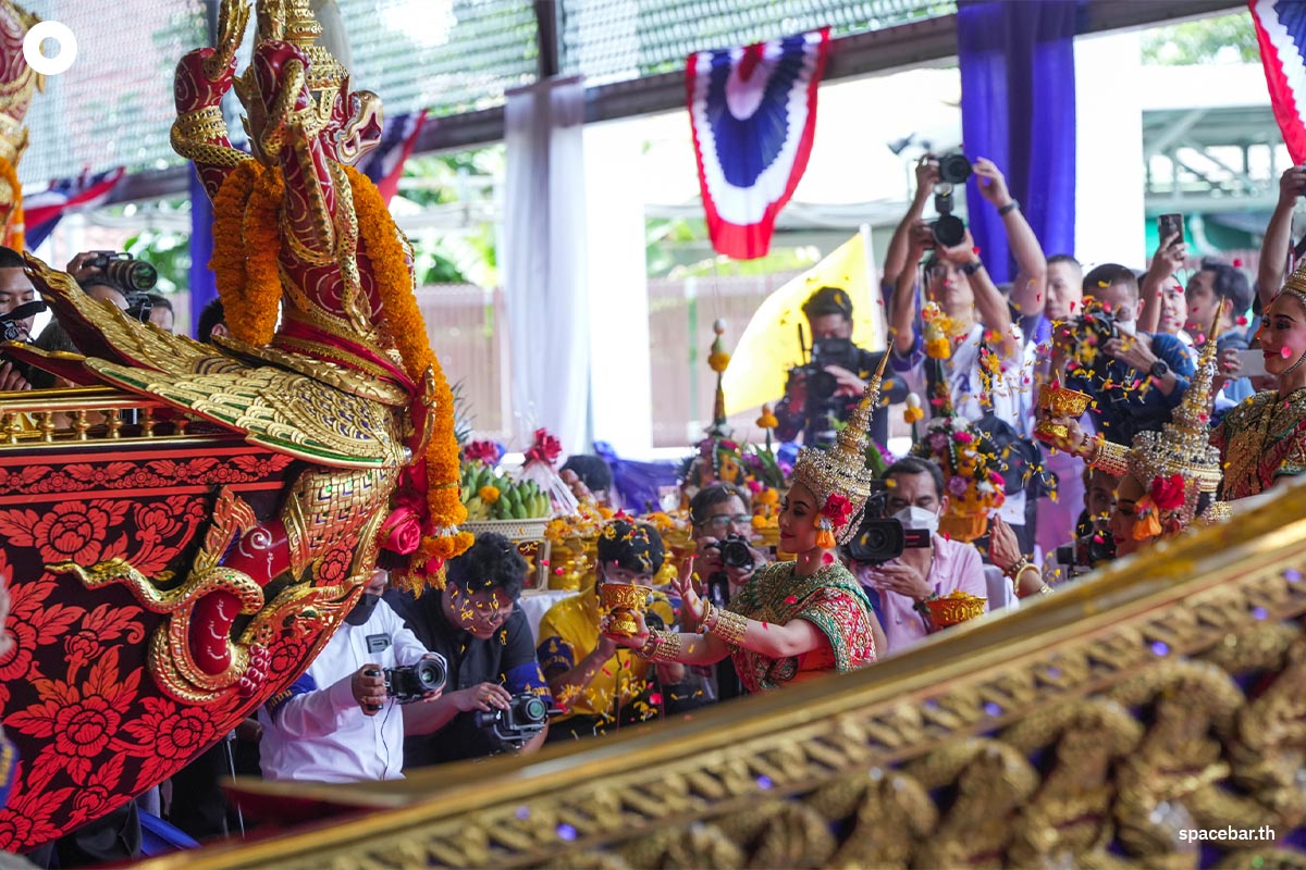 Royal-Thai-Navy-The-Royal-Barge-Procession-SPACEBAR-Photo11.jpg