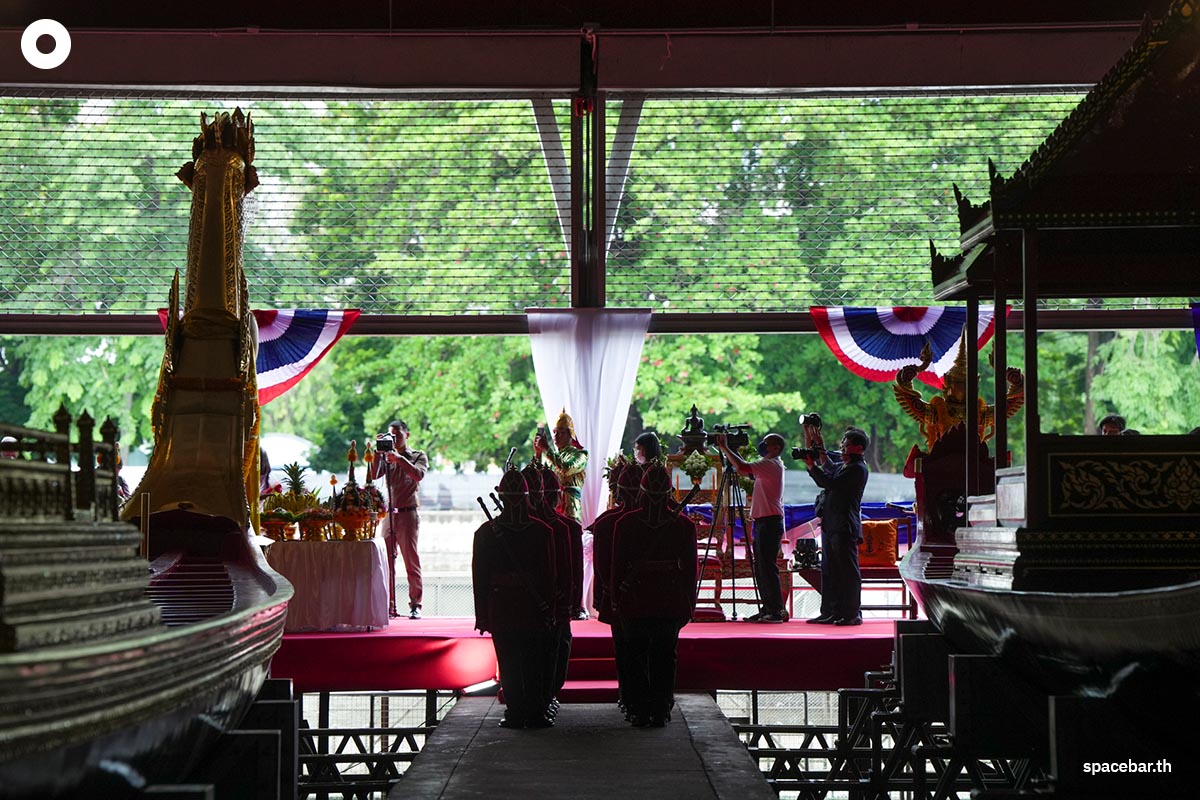 Royal-Thai-Navy-The-Royal-Barge-Procession-SPACEBAR-Photo16.jpg