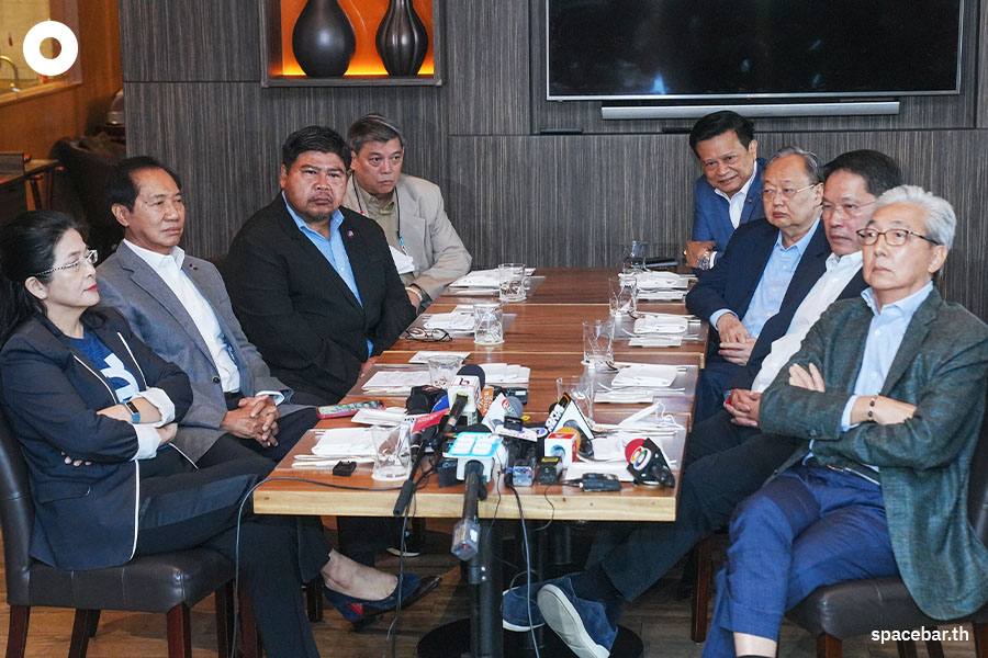 https://images.ctfassets.net/i3o8p9lzd06f/4aM8c64excLaU3PPWEWq8x/72a2953939e17354a6c7e5c3dcc7e3e1/SangThai-Party-Deal-Clan-Somkid-Sudarat-SPACEBAR-Photo03
