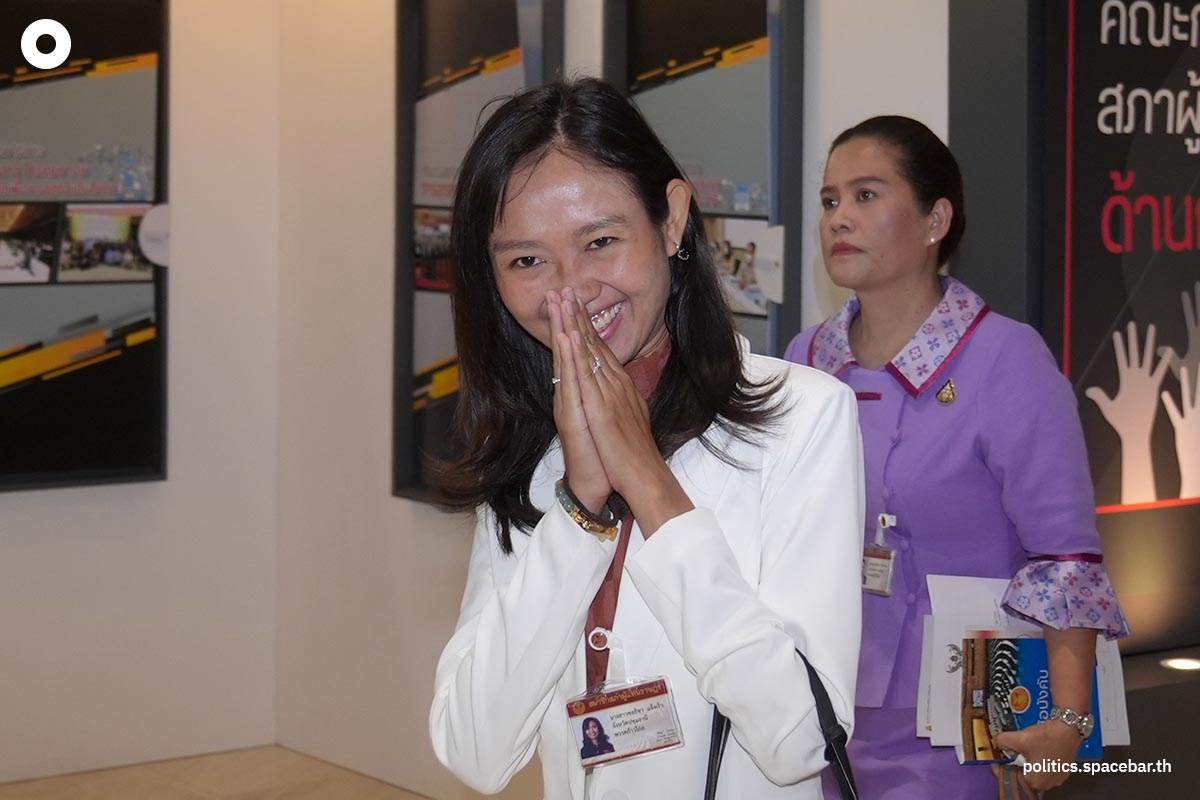 https://images.ctfassets.net/i3o8p9lzd06f/3fEDtFEYOMQLMrwIIs6ODf/fc7dd369641cc61cb9d84c643aec9330/Seminar-member-of-parliament-Wannor-warn-do-not-sell-yourself-SPACEBAR-Photo04