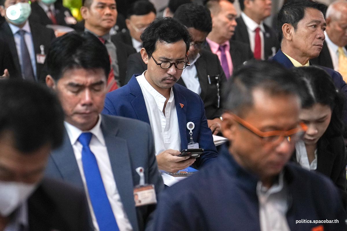 https://images.ctfassets.net/i3o8p9lzd06f/6Mmk8WIg05rO7jU94ezoIL/505ad98e611338815b9e86568ffc213c/Seminar-member-of-parliament-Wannor-warn-do-not-sell-yourself-SPACEBAR-Photo07