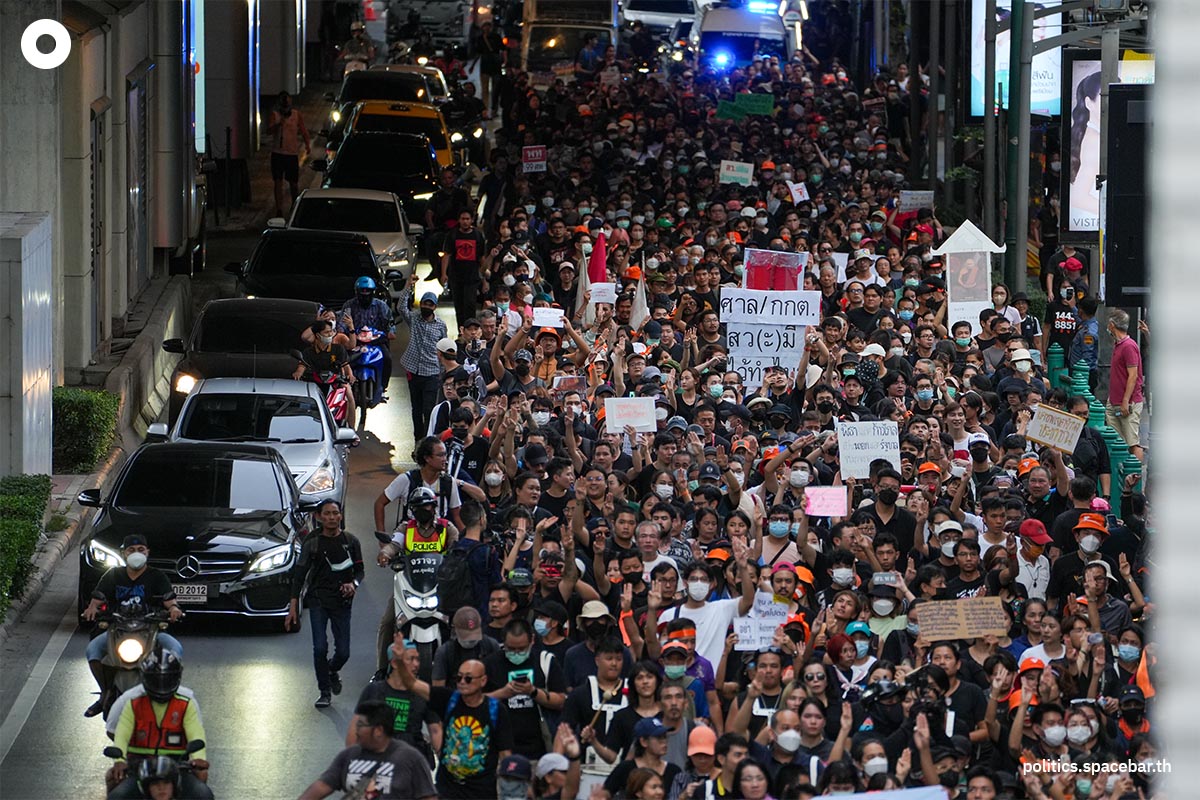 https://images.ctfassets.net/i3o8p9lzd06f/7o9Ct6JC2hmD15fxfb7wwg/bae8b097b47c030af122edd72229997b/Sombat-protestor-Prom2-Asoke-Ratchaprasong-SPACEBAR-Photo04