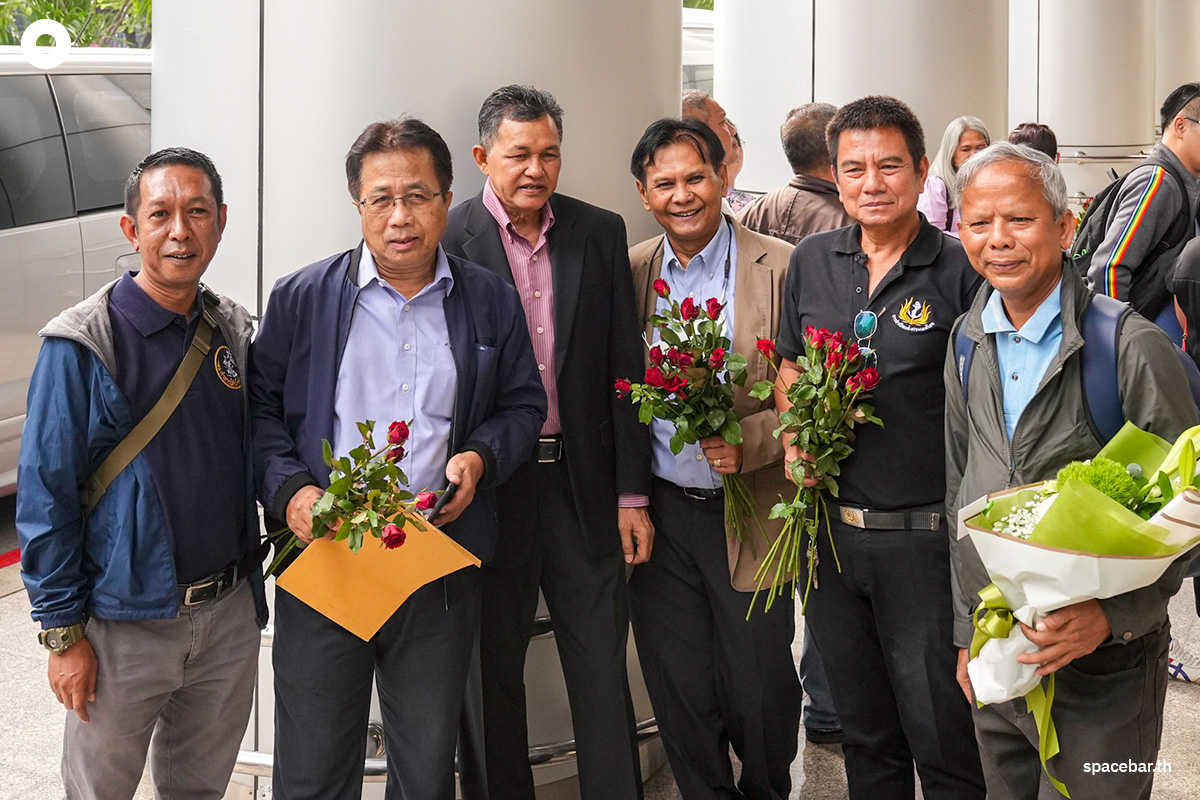 Sondhi-People-Alliance-for-Democracy-Cases-Encircle-Parliament-SPACEBAR-Photo01.jpg