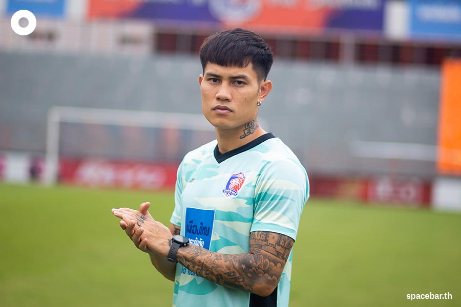 ชีวิตที่ไม่ง่ายในวันนั้น สู่แบ็กขวาพลังม้าในวันนี้ของ ‘เซฟ’ ศุภนันท์