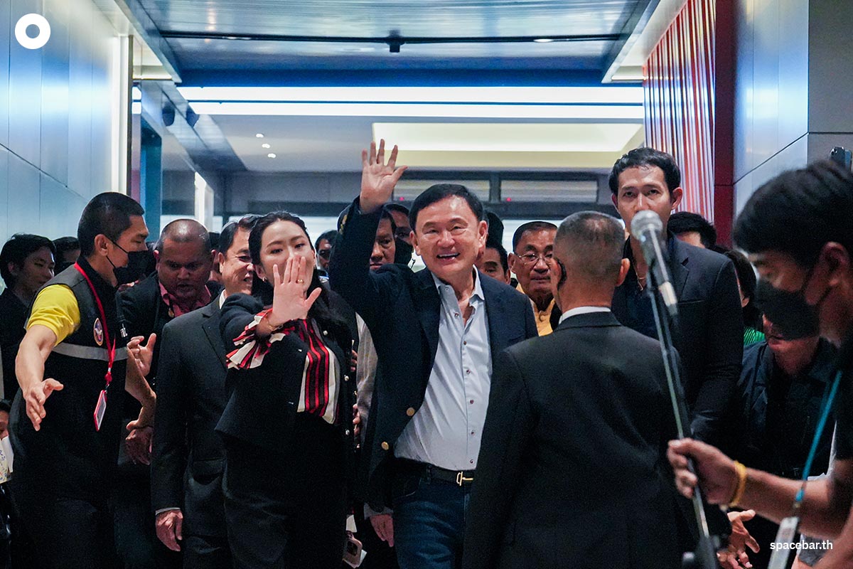 Thaksin-Comeback-Pheuthai-Party-SPACEBAR-Photo00.jpg