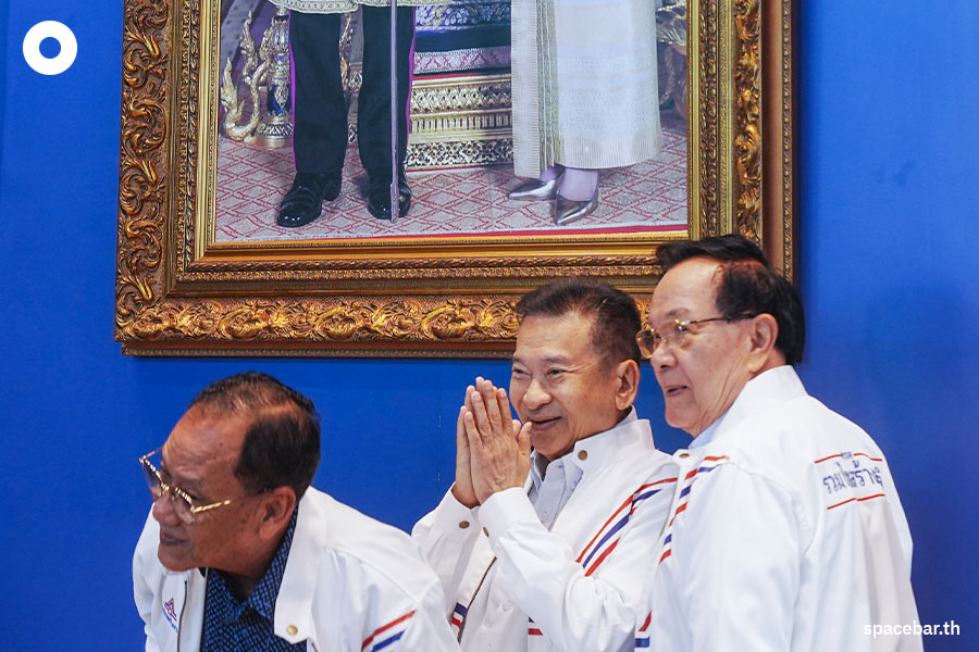 https://images.ctfassets.net/i3o8p9lzd06f/FXzNHQZwRaPzhG0DRNCPn/574026331a0703d4cc8c6ace7660894b/United-Thai-Nation-Party-Mentor-Trirong-Chumpon-chatchawan-SPACEBAR-Photo12