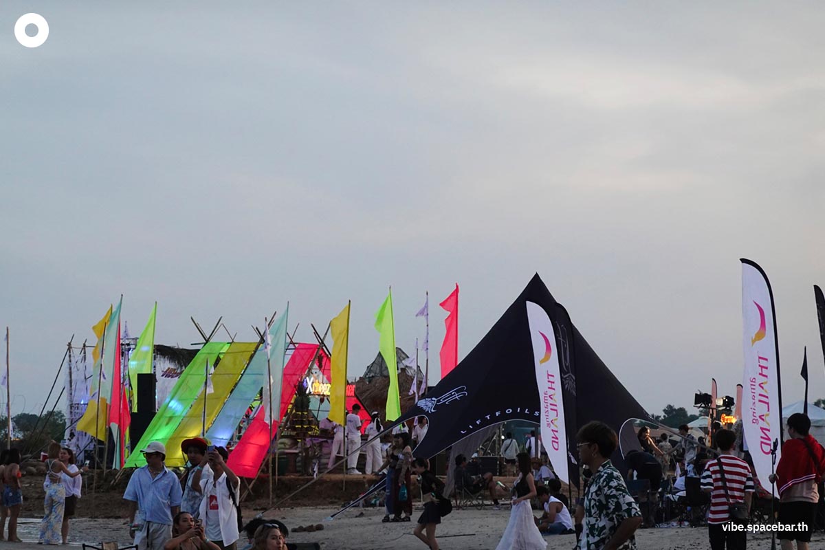 VIBE-REVIEW-Longlay-Beach-Life-Festival-2023-SPACEBAR-Photo02.jpg