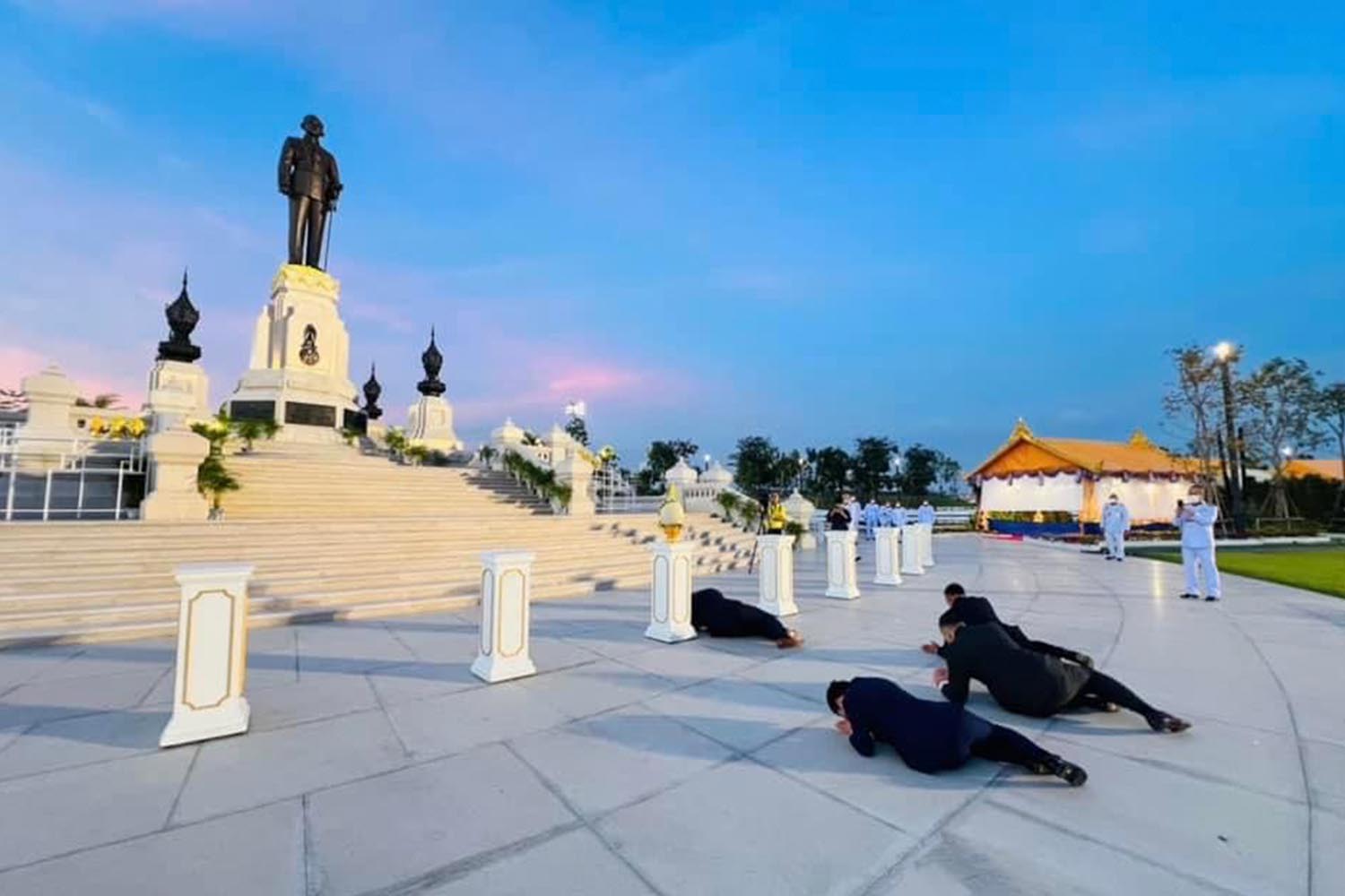 Vacharaesorn-Vivacharawongse-In-Remembrance-of-His-Majesty-King-Bhumibol-Adulyadej-SPACEBAR-Hero.jpg