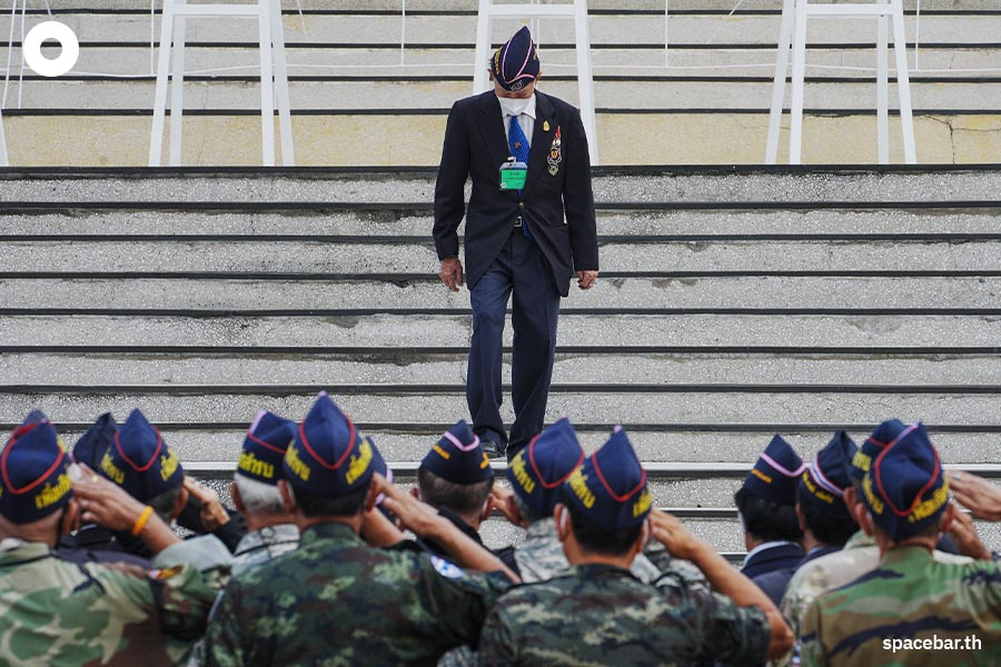https://images.ctfassets.net/i3o8p9lzd06f/1kdy2pQxr8S3q78gfSMegF/3cabc046fe71f6371d8979c5f0c9a9c9/Veterans-Day-Korean-War-SPACEBAR-Photo03