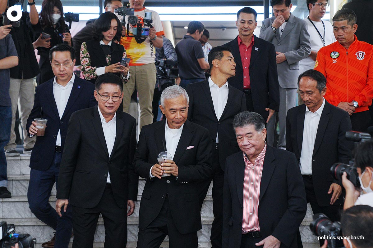 https://images.ctfassets.net/i3o8p9lzd06f/3VieIzo3FyduLY2hiGWq2o/ca35ddab5bf4cea0c632bcacf3c0787f/chartpattana-kla-party-pheu-thai-government-deal-SPACEBAR-Photo01