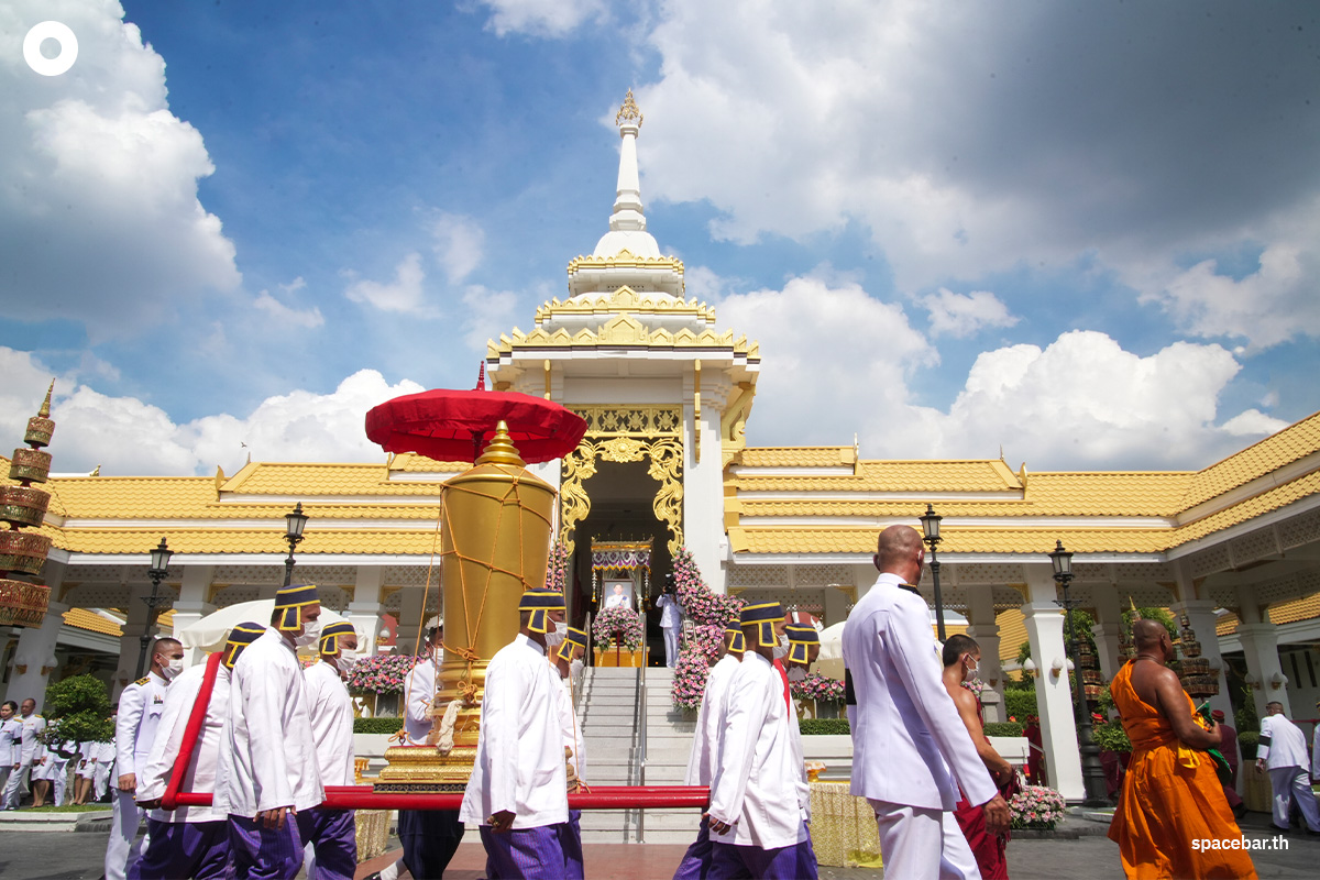 https://images.ctfassets.net/i3o8p9lzd06f/2HOVdYK5v07bxD4nDIeM4T/ad97217344f05b661c30bcceab66a485/cremation-ceremony-narongsak-osatanakorn-tham-luang-cave-SPACEBAR-Photo02