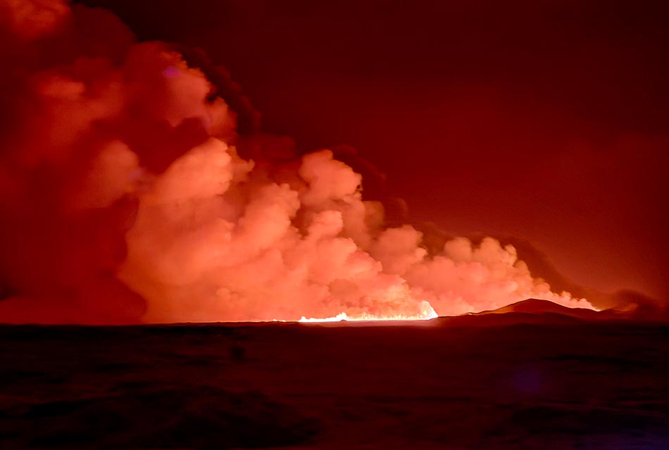 iceland-volcano-erupts-reykjanes-peninsula-SPACEBAR-Thumbnail.jpg