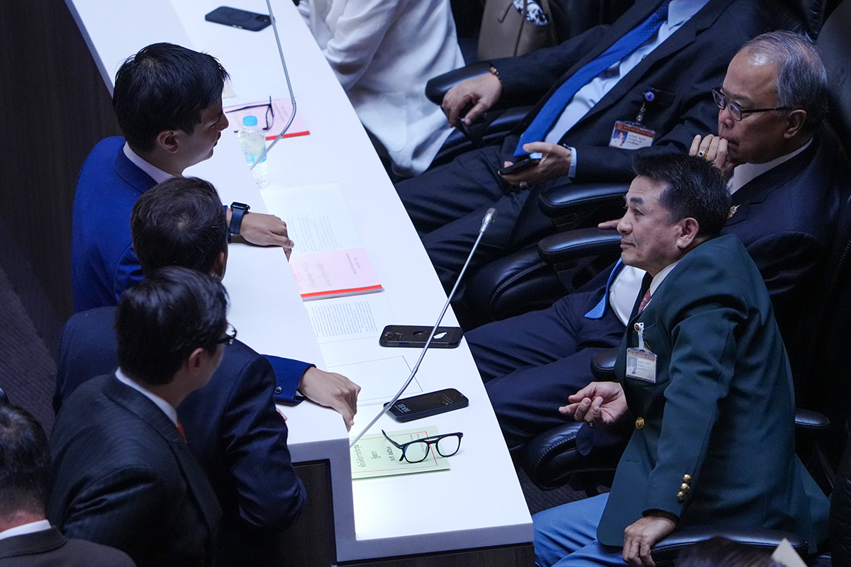 joint-meeting-of-parliament-to-amend-the-constitution-day-2-Failed-SPACEBAR-Photo05.jpg