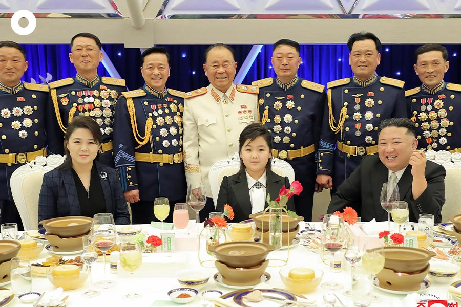 https://images.ctfassets.net/i3o8p9lzd06f/2vTX8bn5WiTr7tKTQoSDUY/fa53f6c1e6b47f10ff4ecfecf12b6446/nkorea-politics-75-anniversary-SPACEBAR-Photo04