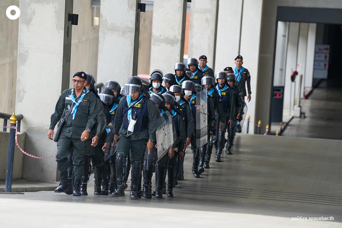 https://images.ctfassets.net/i3o8p9lzd06f/5SgIzIuwz6Vbz15WYcEmdu/43471058235dddbb95bc569b0c8660cc/parliament-mob-19-july-pita-SPACEBAR-Photo02
