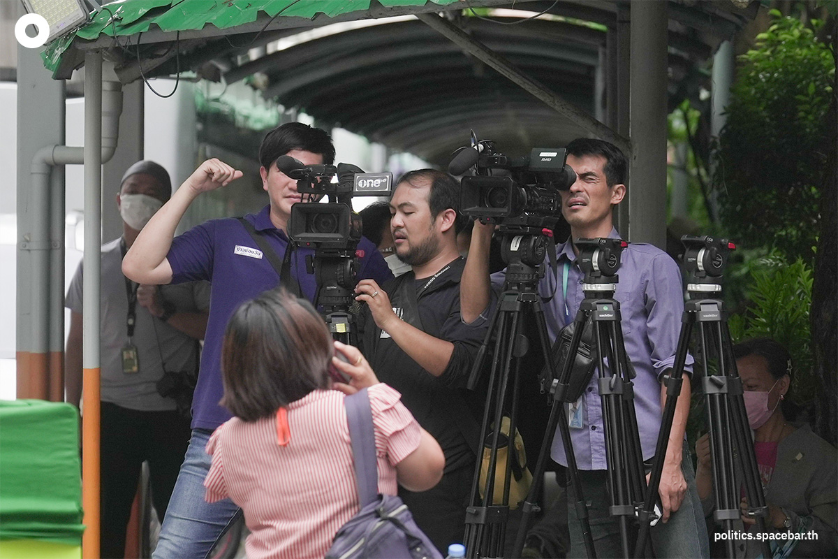 https://images.ctfassets.net/i3o8p9lzd06f/qfPlYUFmDWPEeVr3LIBsi/7ff838b51e59cbe380f5a4deff2cf8f4/police-hospital-thaksin-bangkok-remand-prison-SPACEBAR-Photo01