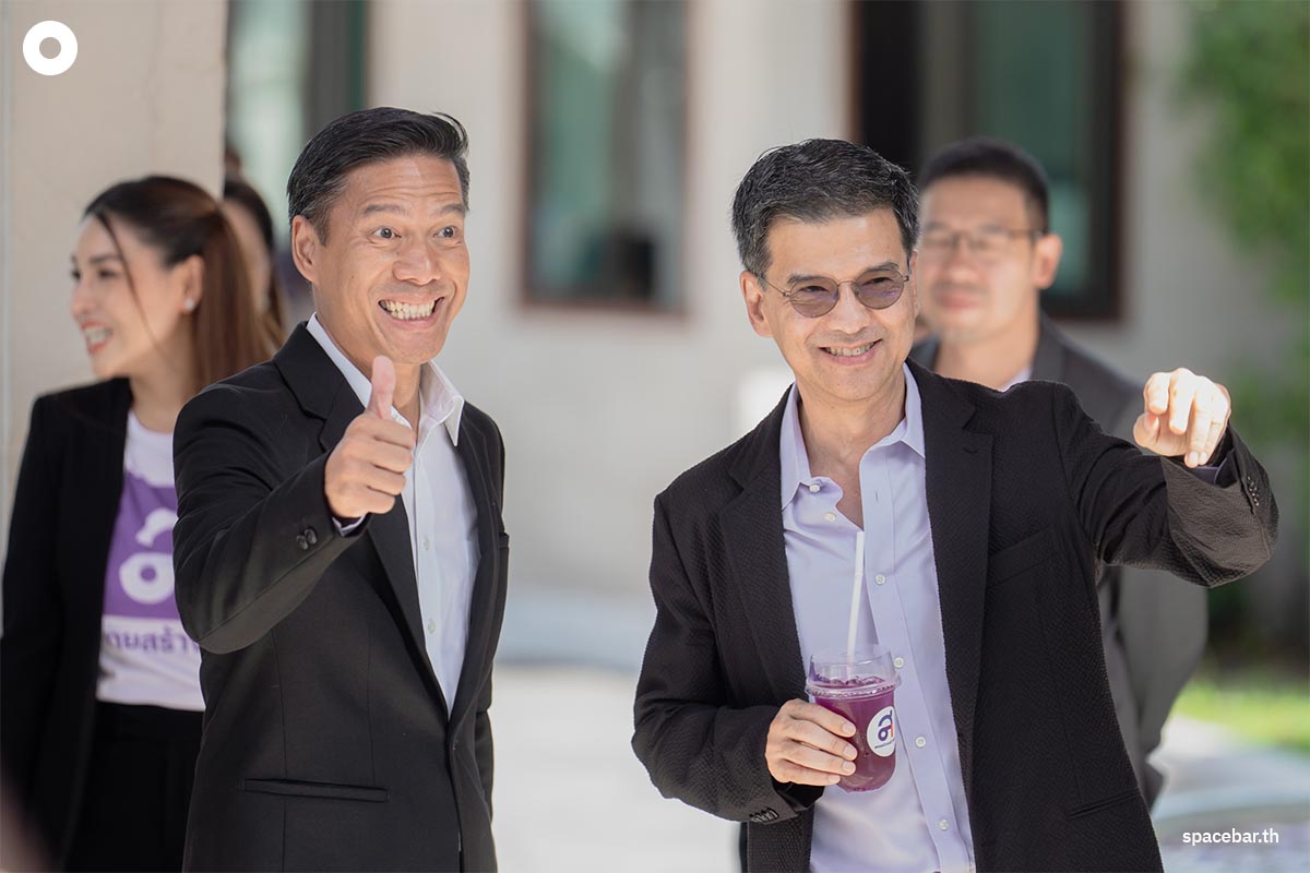 https://images.ctfassets.net/i3o8p9lzd06f/53twDdUVok8JzXxKMla37i/6425c8bd36a570bffe037748fe422524/sudarat-keyuraphan-sita-divari-orange-red-SPACEBAR-Photo04